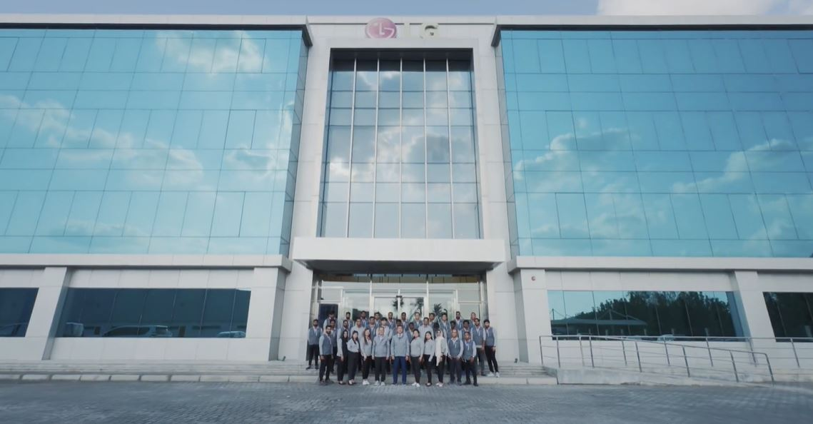 lg-hi-m-solutek-corporate-video-dubai-countdown-media-production Corporate video production for LG Hi-M Solutek showcasing innovative technology solutions in Dubai.